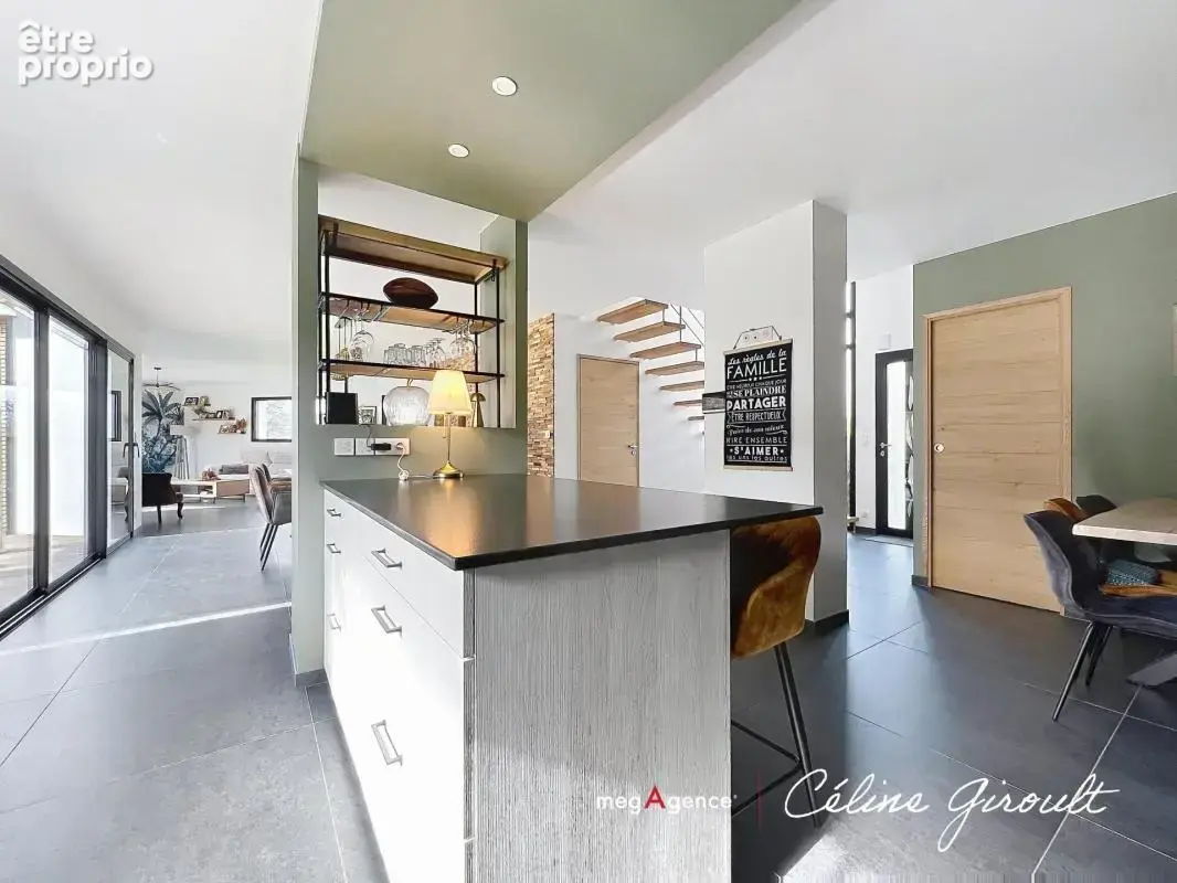 Maison d'architecte avec logements atypiques et espace bien-être ! - photo 1