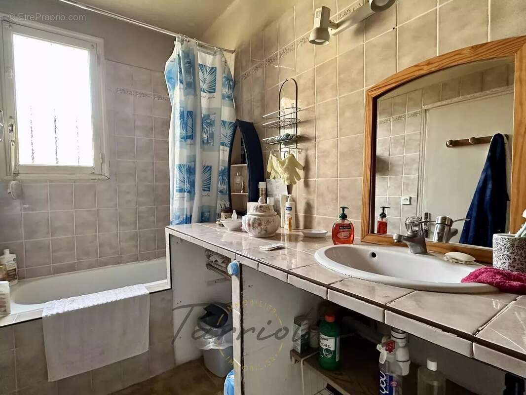 Maison à MONTELIMAR