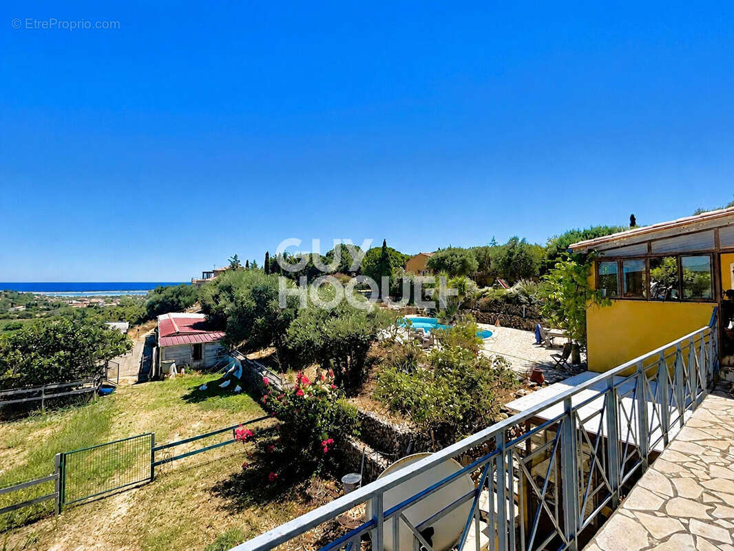 Entre mer et nature, une propriété rare dominant la Méditerranée - photo 2