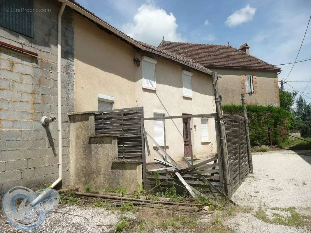 Maison à SAINT-MARTIAL-DE-NABIRAT