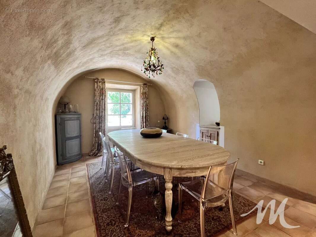 A VENDRE SAINT-MAXIMIN-LA-SAINTE-BAUME 83470 Maison de Maître avec jardin et piscine - photo 15