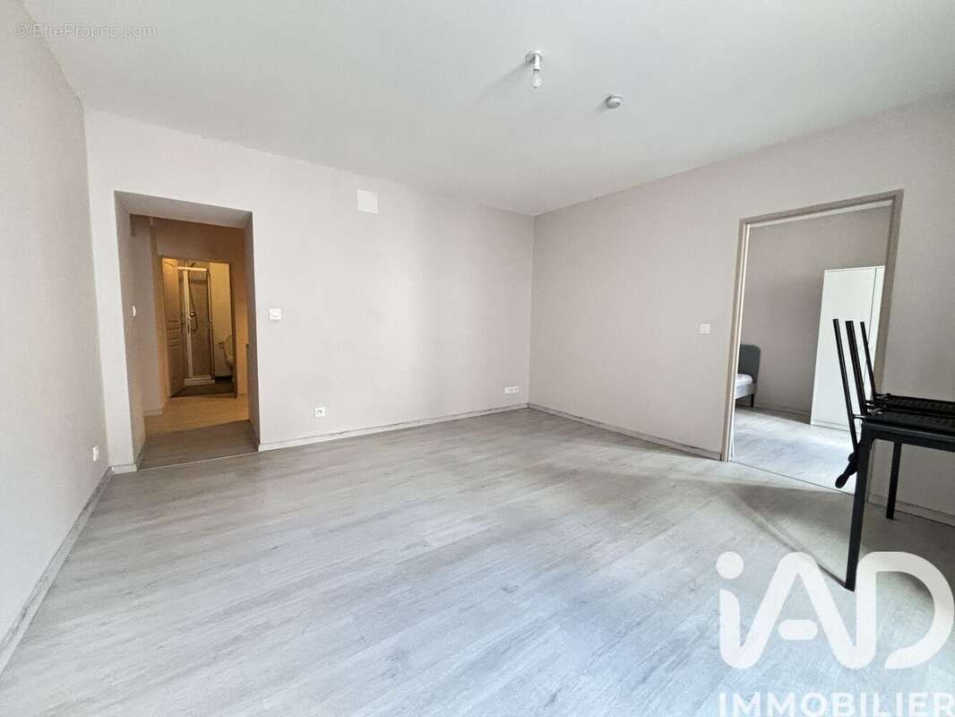 Appartement 40 m² à Vals-Les-Bains  - photo 2