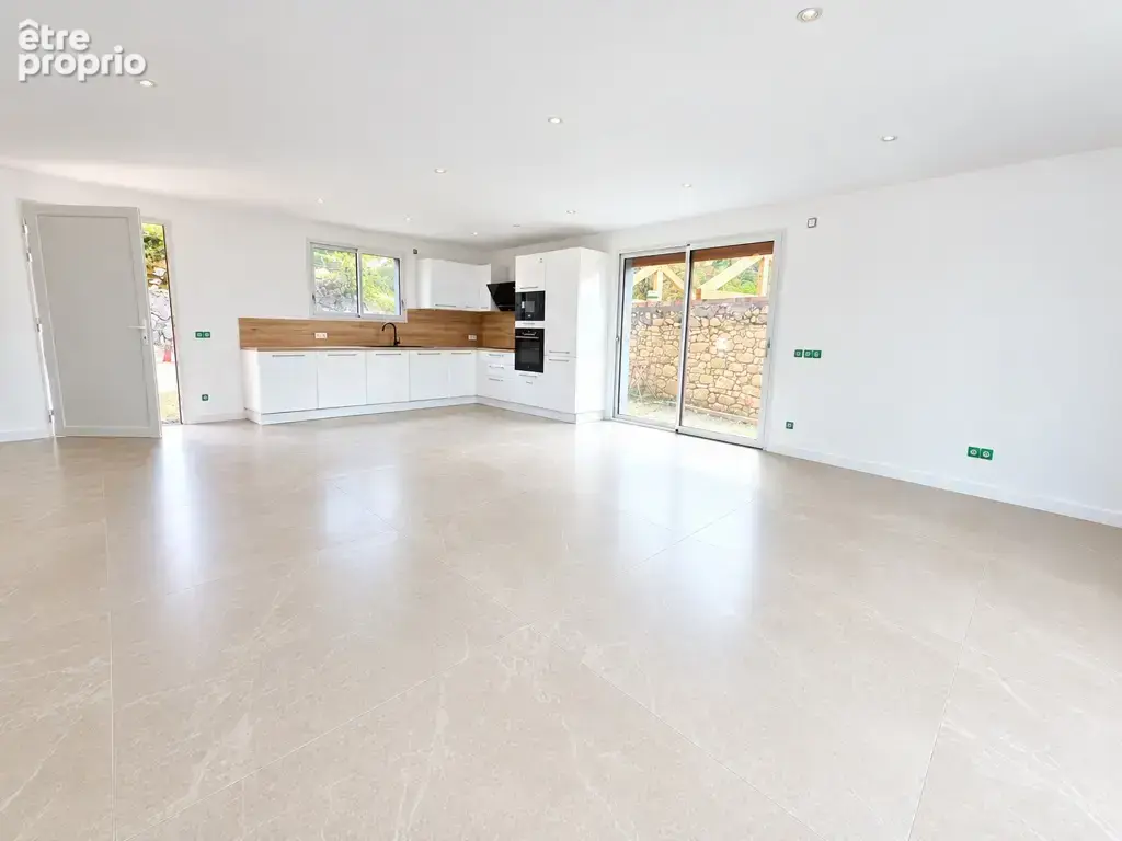Maison entièrement rénové avec terrain - photo 3