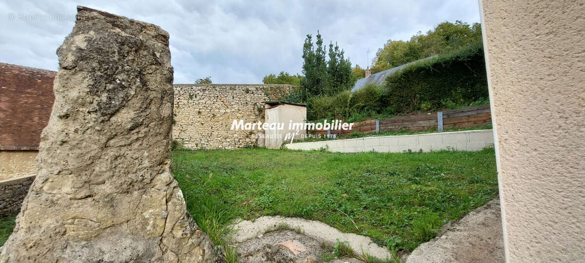 Maison à VOUVRAY-SUR-HUISNE