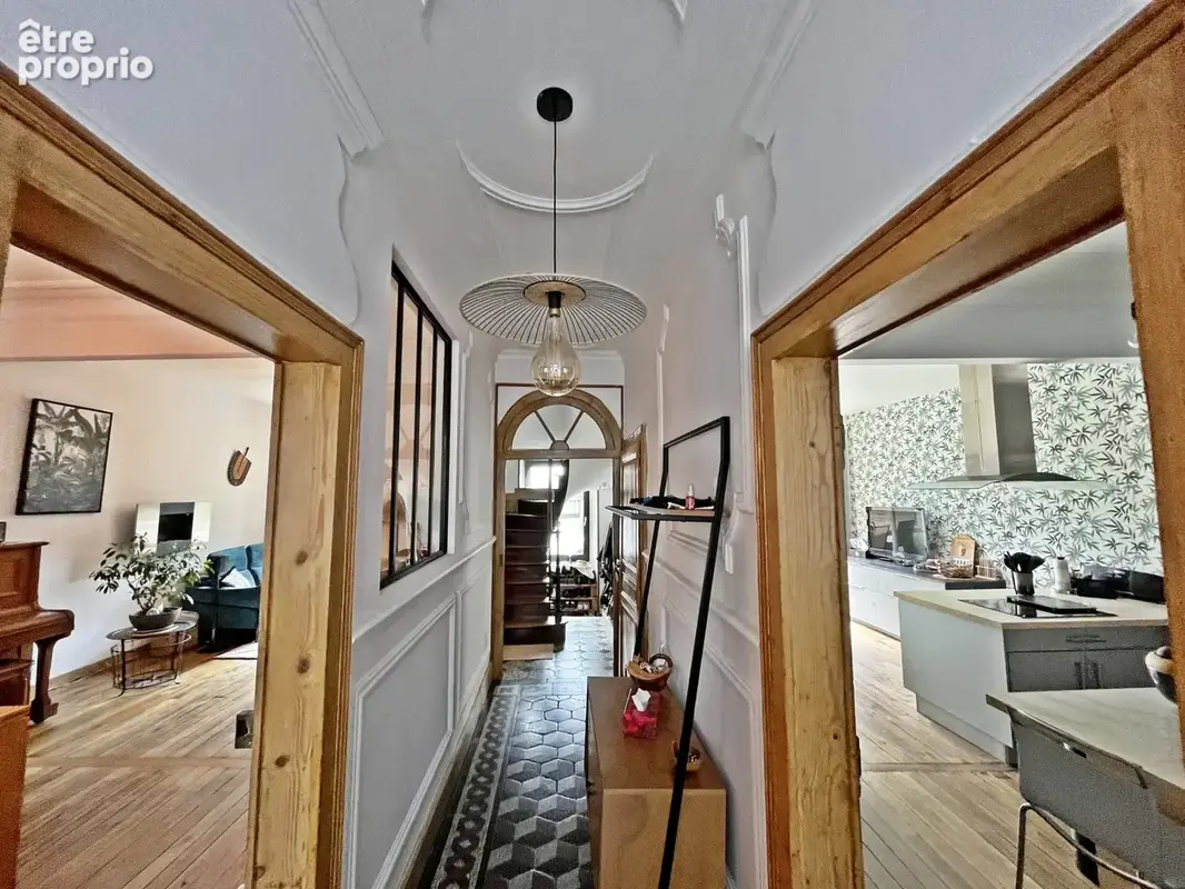 Maison bourgeoise, 200m2 habitables, terrasse et jardin - photo 2