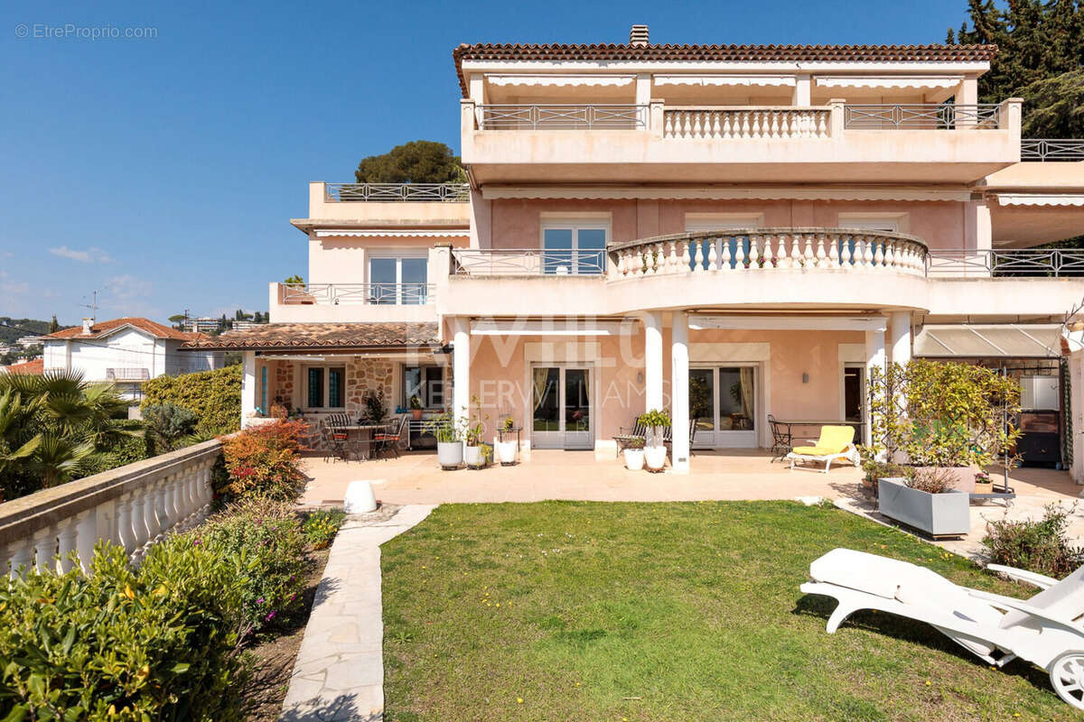 Appartement à LE CANNET