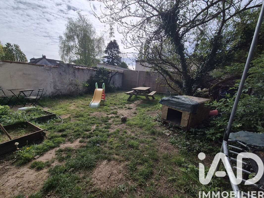 Maison 130 m² à Montceaux-Les-Meaux  - photo 5