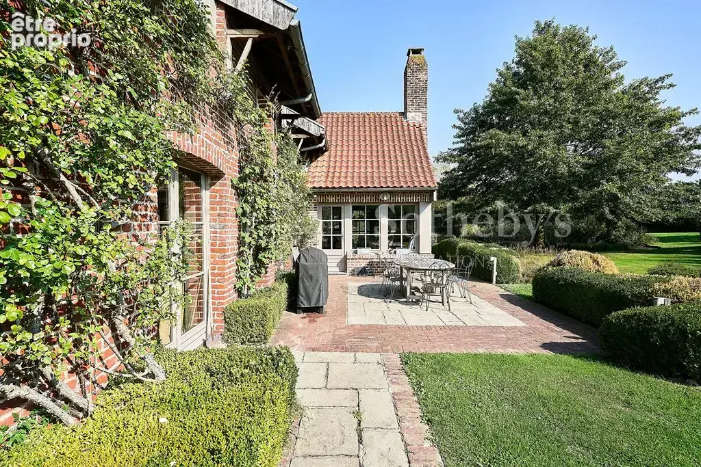 RONCQ magnifique corps de ferme avec piscine hanger et dépendance aménagée. - photo 11