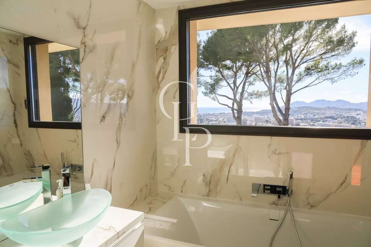 Maison à MOUGINS