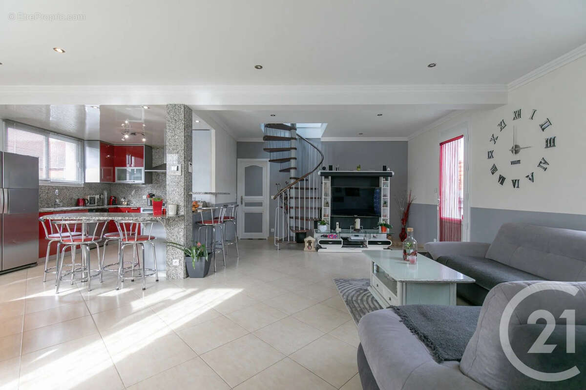 Maison à CHAMPIGNY-SUR-MARNE
