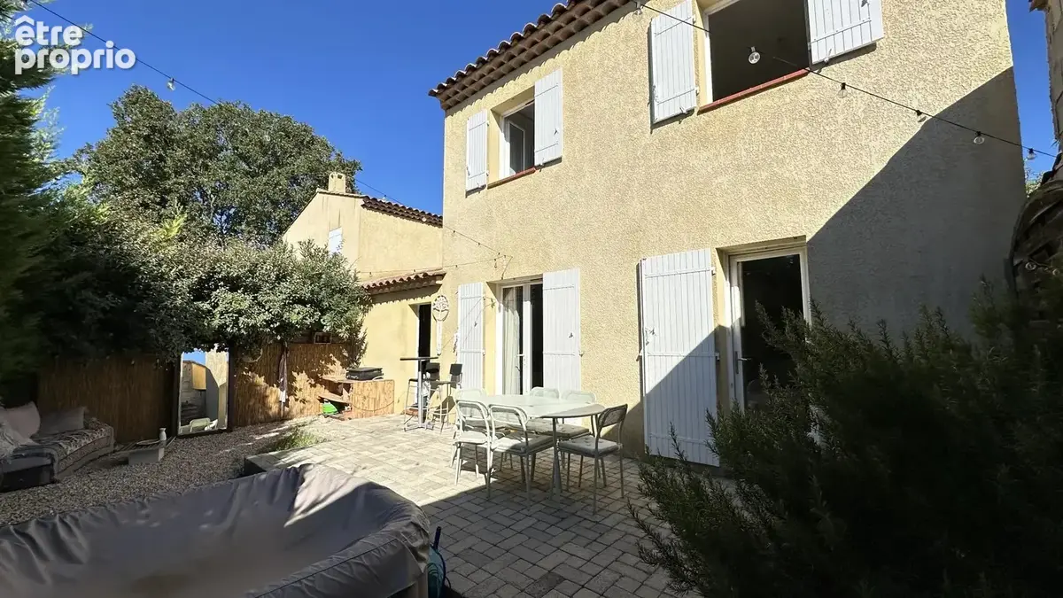 Maison mitoyenne T4 avec jardin, terrasse, garage et deux stationnements privatifs - photo 2