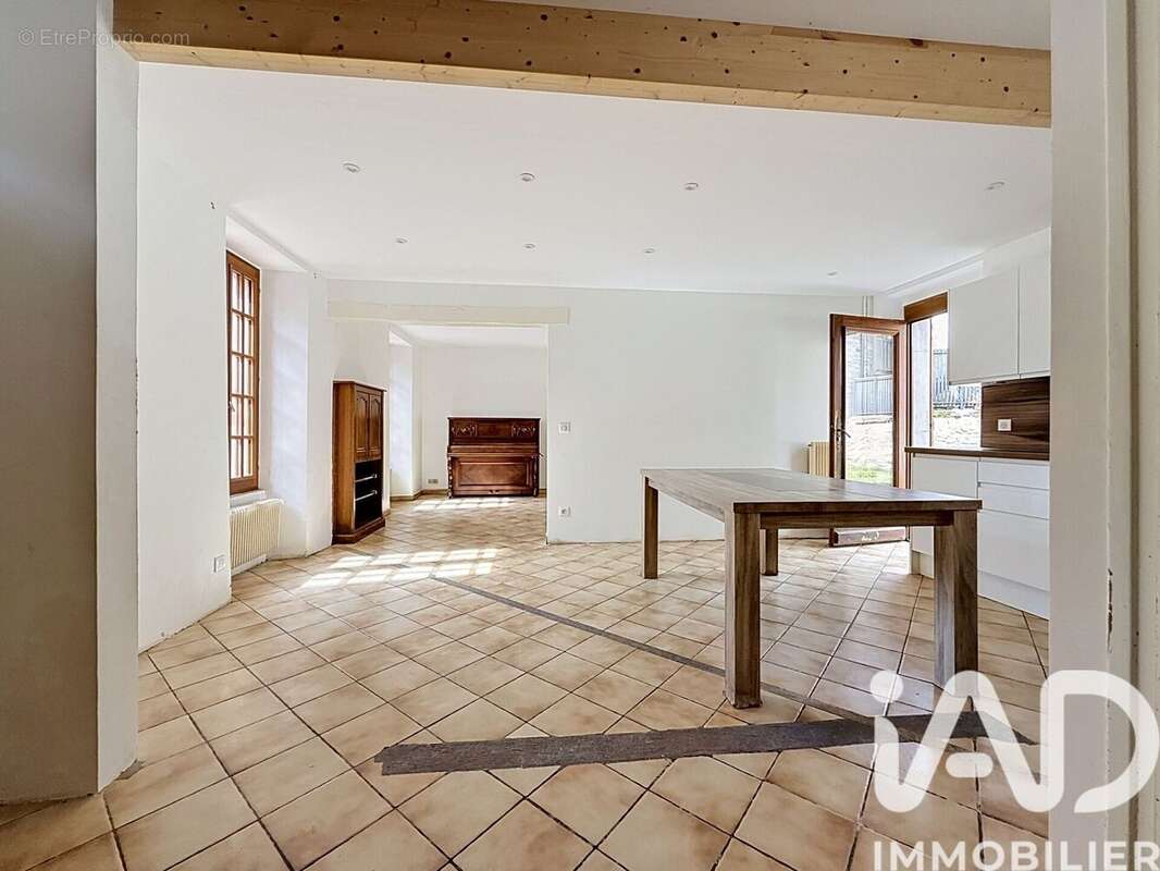 Photo 3 - Maison à DAMMARTIN-EN-SERVE
