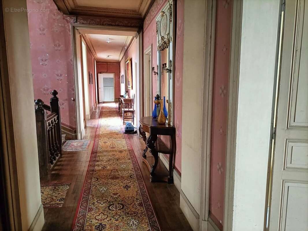 Maison à MONTRAVERS