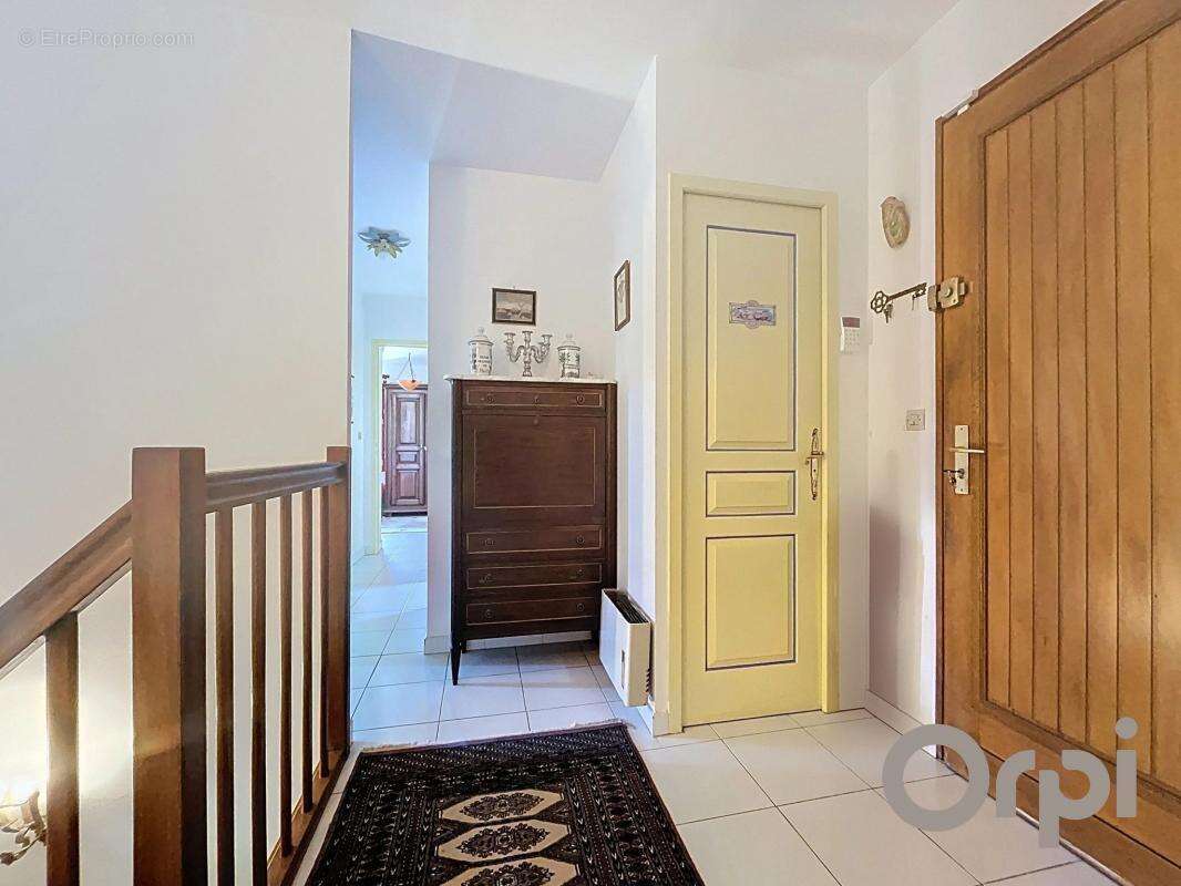 Maison à ROQUEBRUNE-SUR-ARGENS