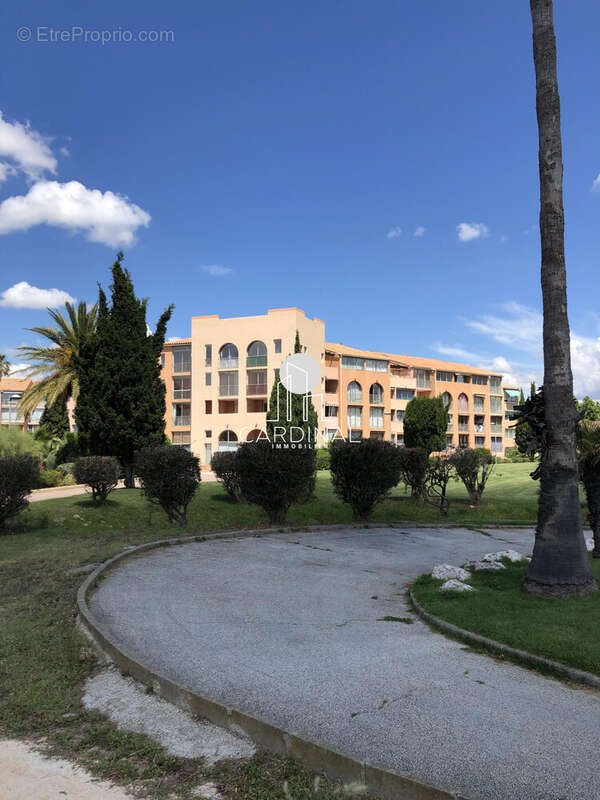 Appartement 44 m² à La Londe-Les-Maures  - photo 9