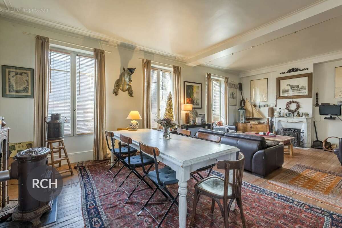 Maison à MONTFORT-L'AMAURY