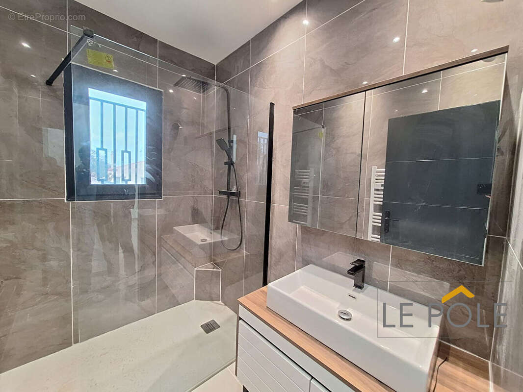 Maison à PONT-SAINT-ESPRIT