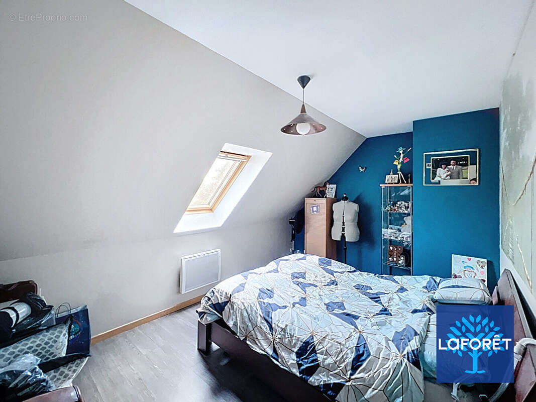 Maison à D'HUISON-LONGUEVILLE