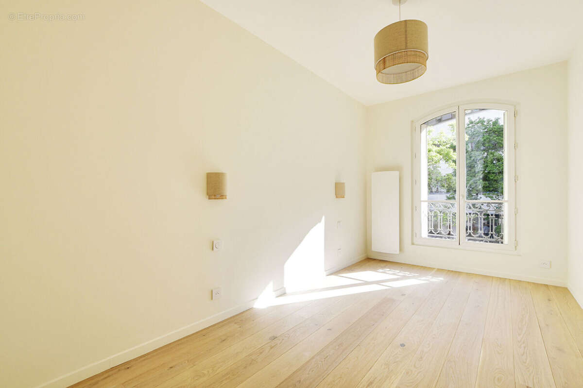 Appartement à PARIS-10E