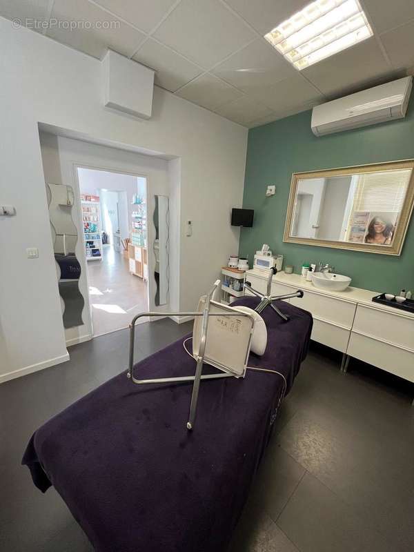 Photo 5 - Commerce à TARARE