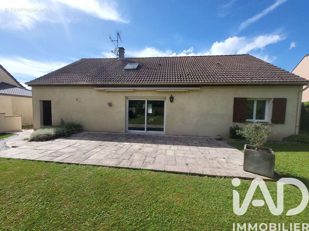 Maison 140 m² à Coolus  - photo 6