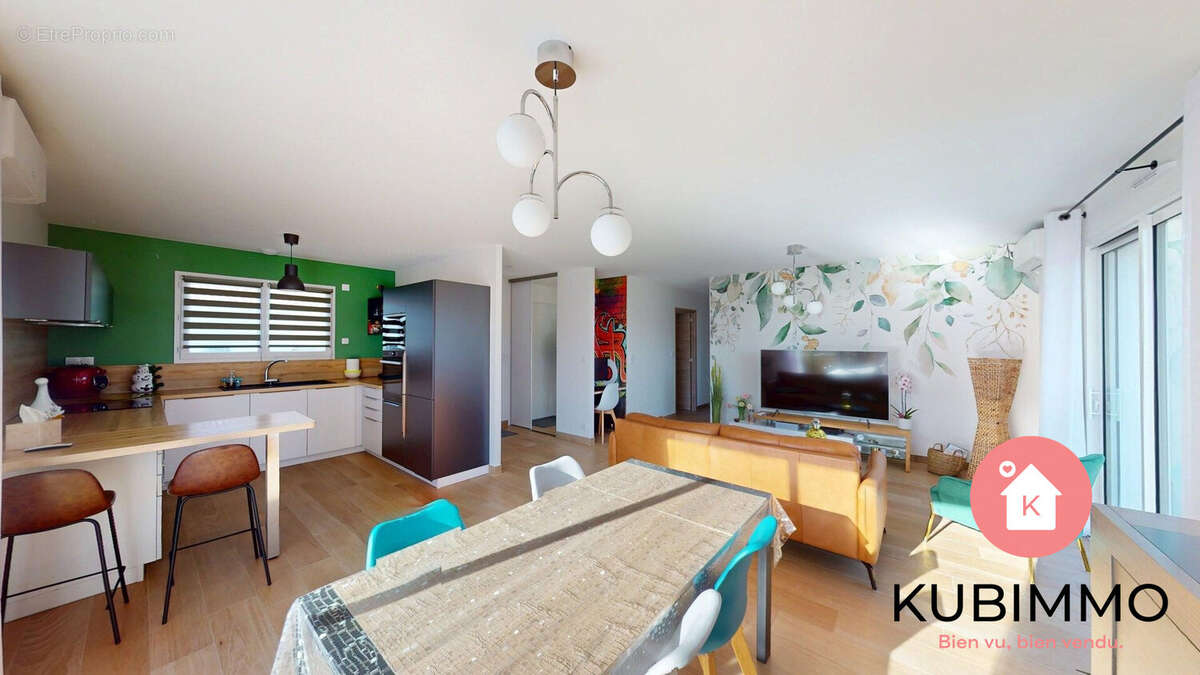 Salon séjour cuisine ouverte - Maison à LONGEVILLE-SUR-MER