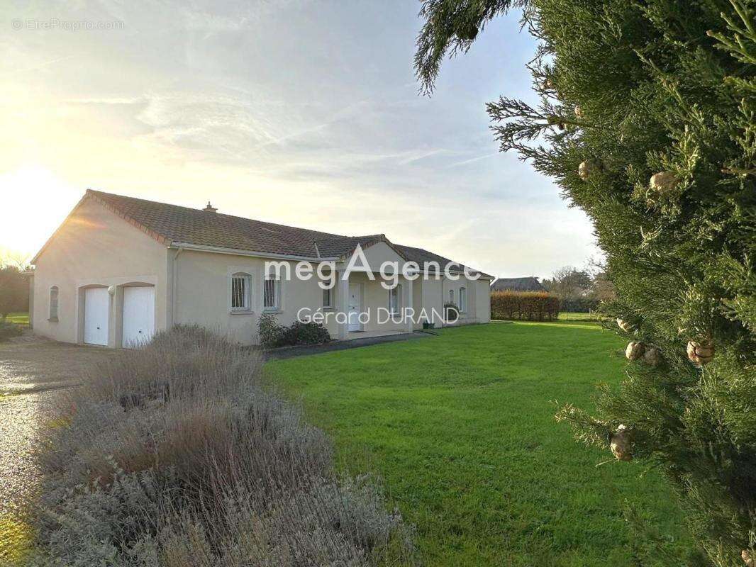 Maison à PLEUMARTIN