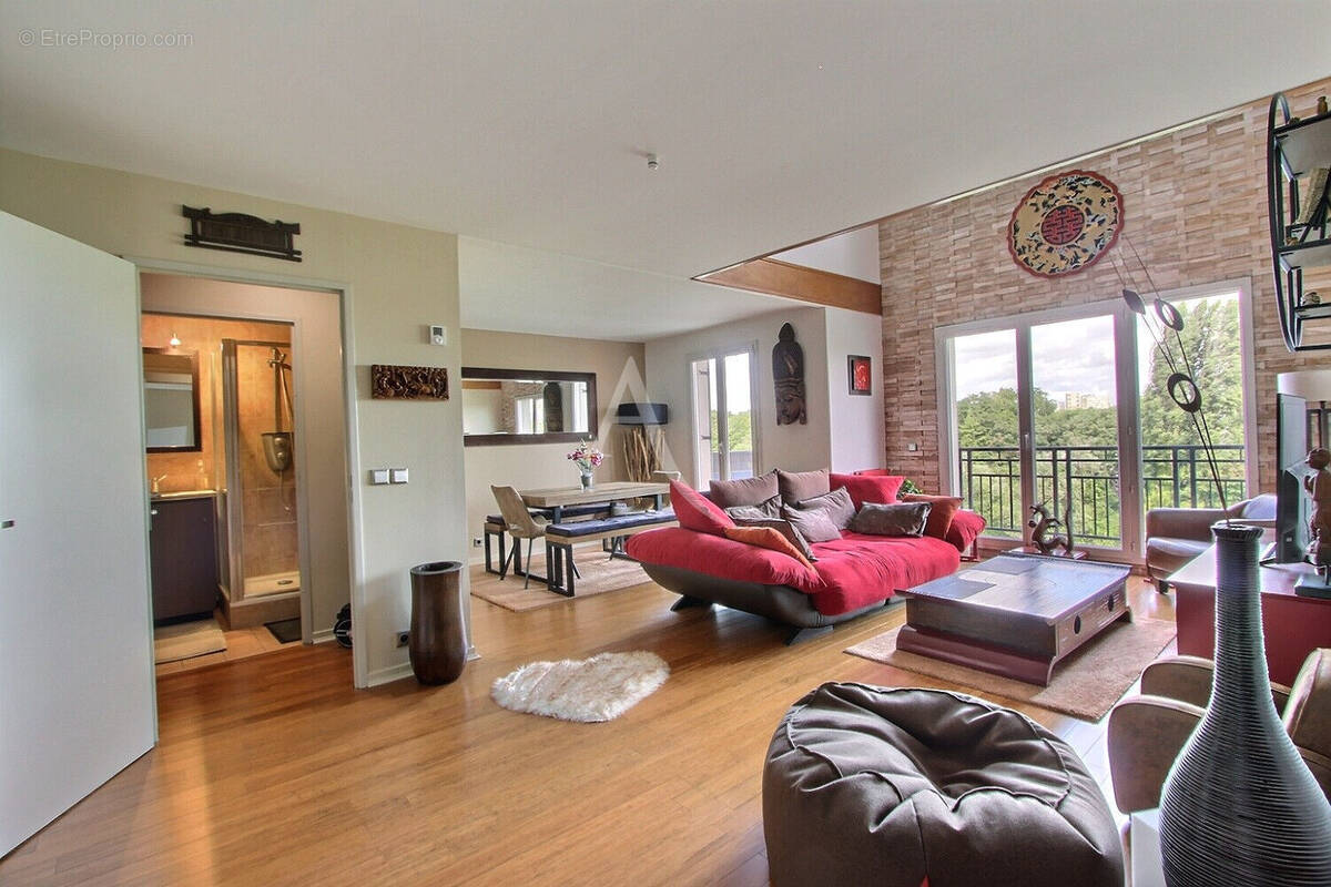 Appartement à VILLENEUVE-LA-GARENNE