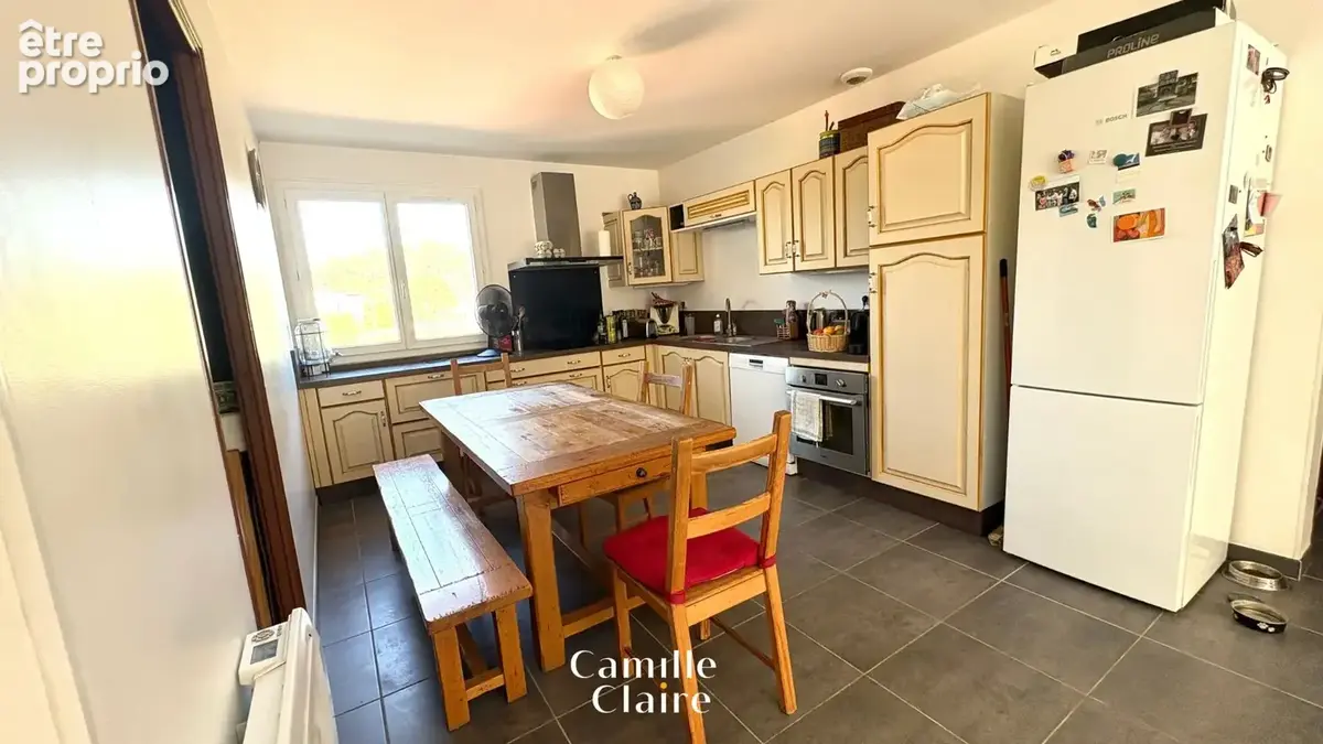 Appartement T4 avec terrasse et 3 places de parking dans petite résidence fermée à Gardanne. - photo 4
