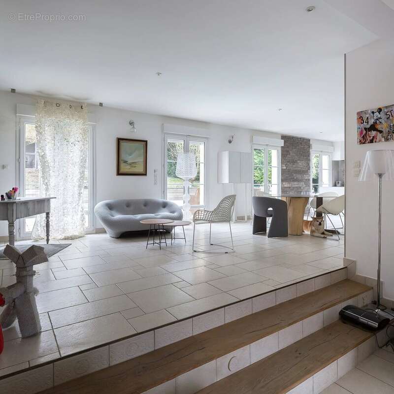 Maison à JOUY-AUX-ARCHES