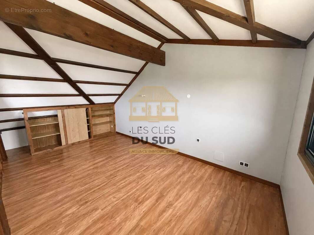 À vendre - maison de type t5  de 161,66 m² environ - saint-joseph - 280 000€ - photo 8