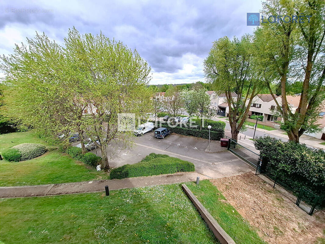 Appartement à SAINT-THIBAULT-DES-VIGNES