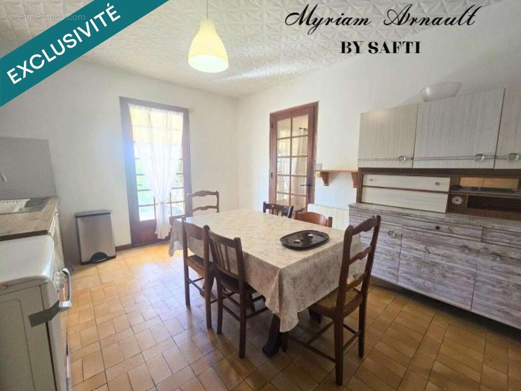 Maison 91 m² à Les Grands-Chezeaux  - photo 8