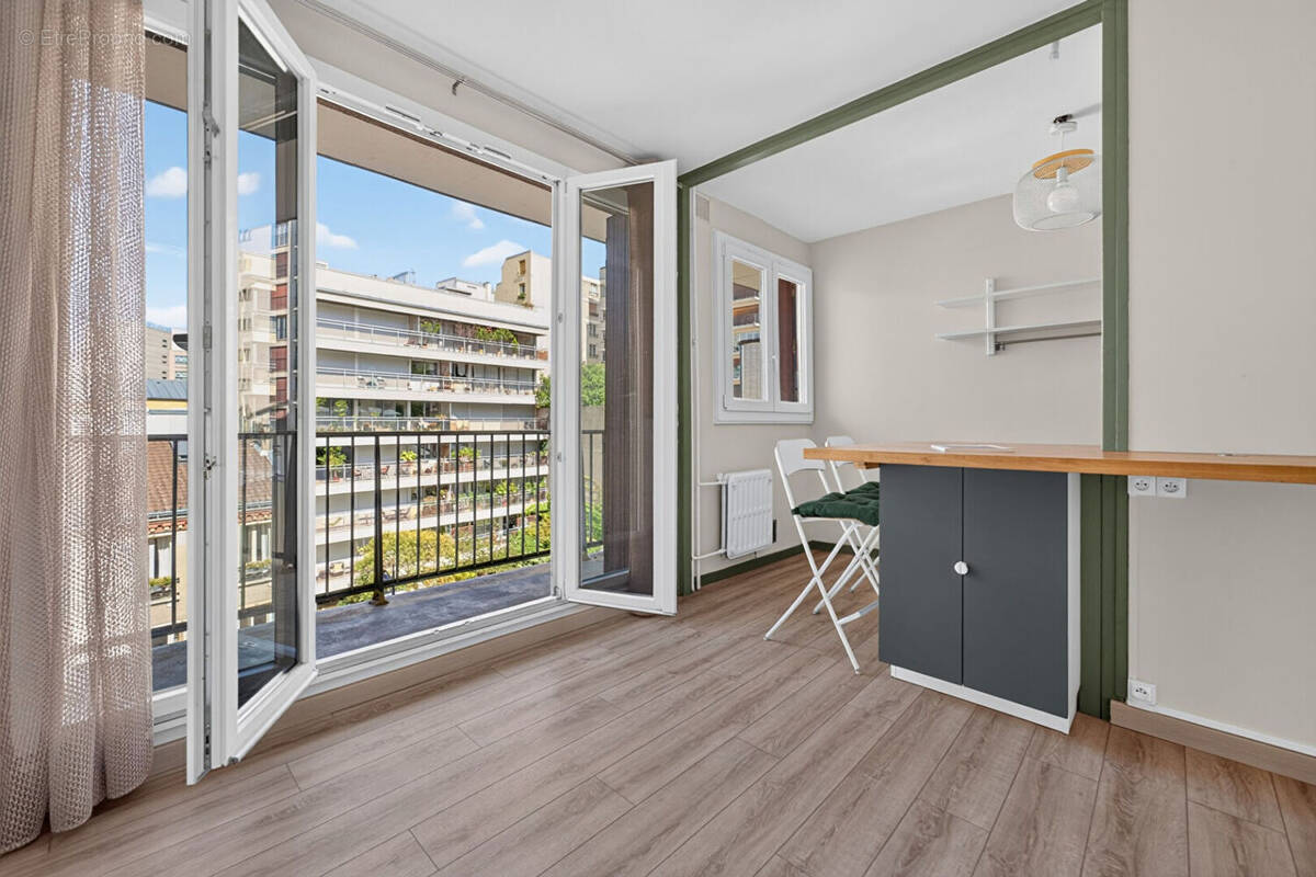 Appartement à PARIS-19E