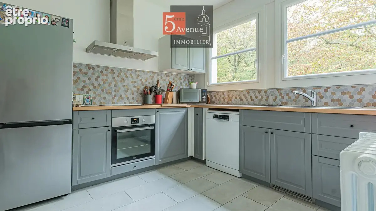À vendre Appartement familial 126 m2 avec loggia, parking et 4 chambres - photo 5
