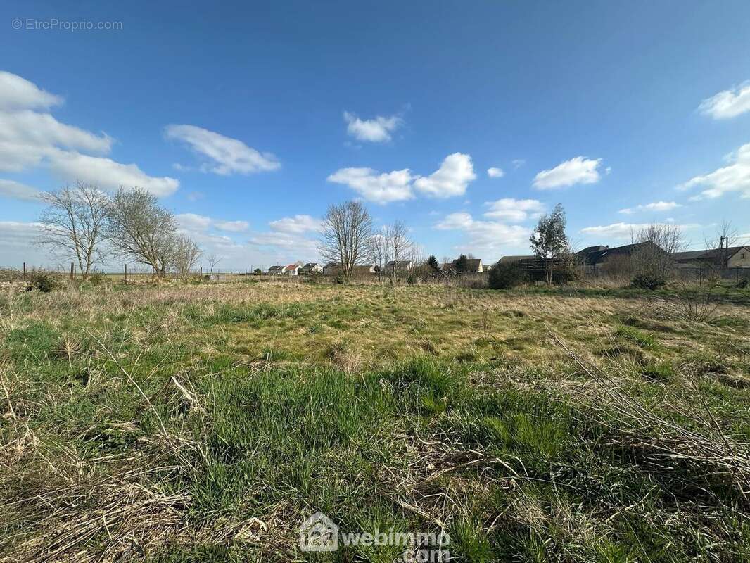 Un deuxième de 710 m² - Terrain à MONCEAU-LE-WAAST