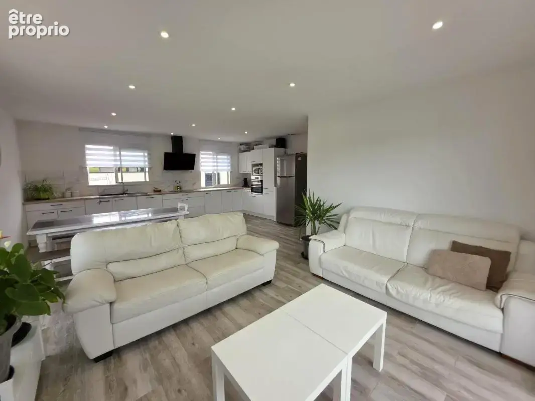 Maison à vendre de plain-pied – 4 chambres - 99 m² –  THIERS (63300) – 255 000 euros - photo 2