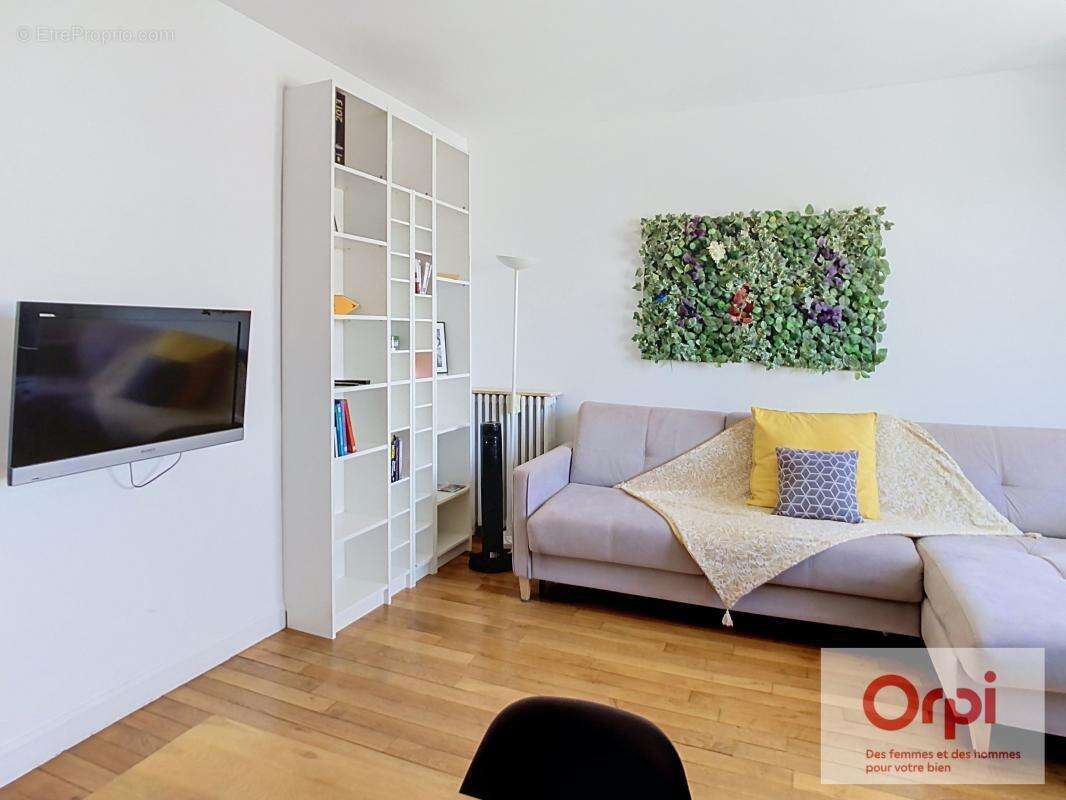 Appartement à ISSY-LES-MOULINEAUX