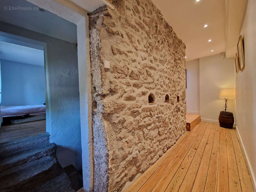Maison à SOUCIEU-EN-JARREST