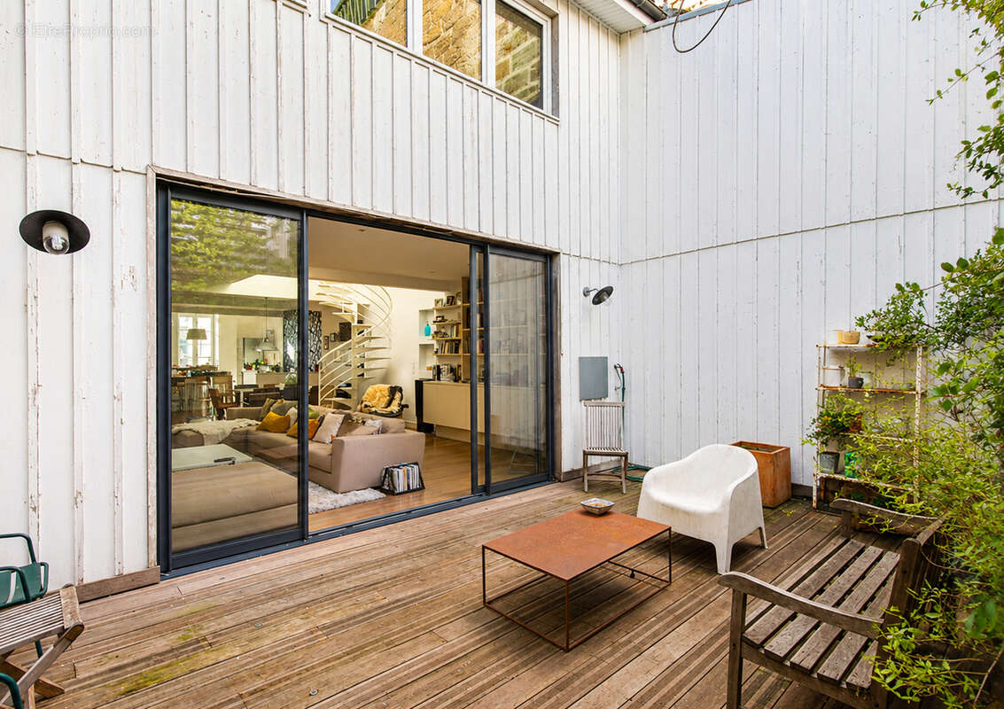 ARCHITECTURE TRANSFORMÉE - 2007 - Loft avec terrasse et garage - photo 2