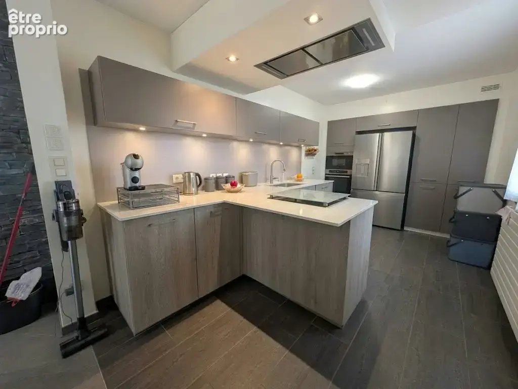En exclusivité : Maison avec 6 chambres sur 1 750 m2 de terrain, commune très recherchée - photo 2
