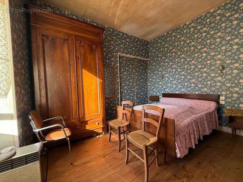 Dpt Hautes Pyrénées (65), à vendre SADOURNIN corps de ferme avec maison T6 de 125m² + grandes dépendances attenantes sur 8280 m² - photo 6