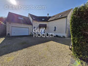 Maison à VENEUX-LES-SABLONS