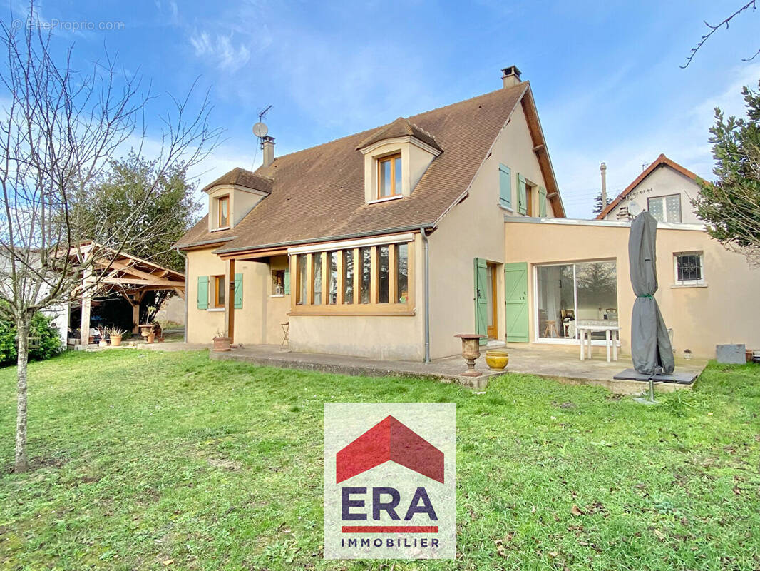 Maison à SARTROUVILLE