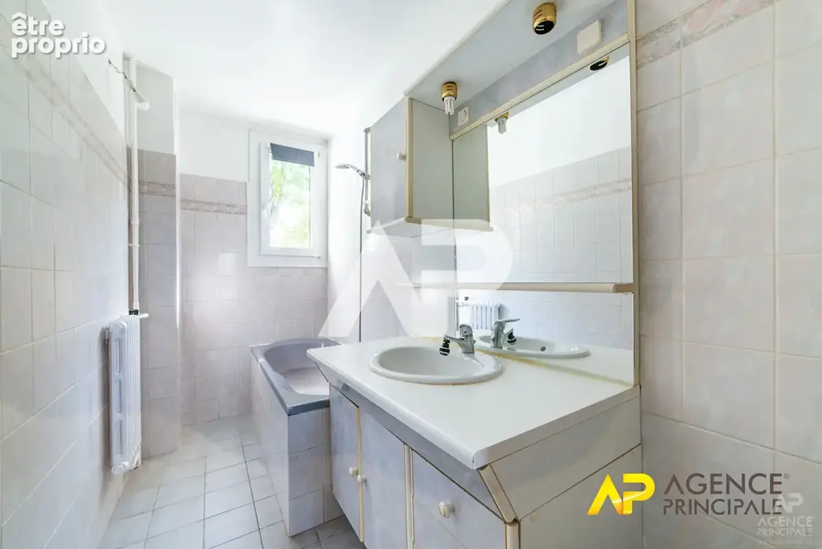 Appartement Rueil Malmaison 3 pièce(s) 55.43 m2 - photo 5