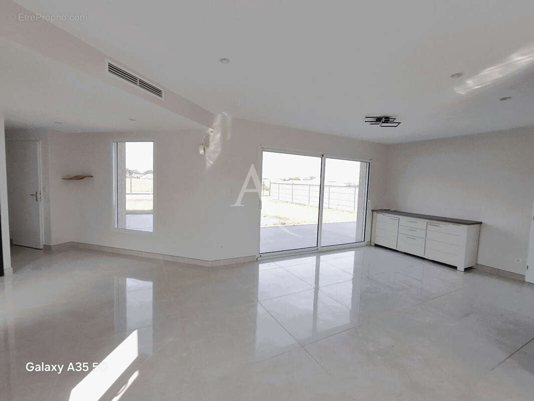 Maison L Isle Jourdain 4 pièce(s) 110 m2 - photo 6