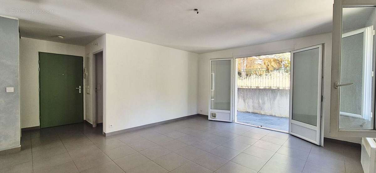 T2 + terrasse et jardin + parking - photo 3