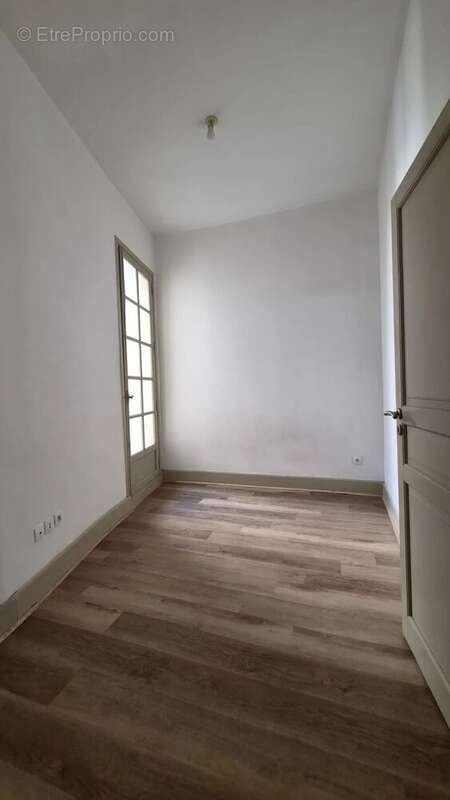 Appartement 3 pièces en centre-ville - photo 7