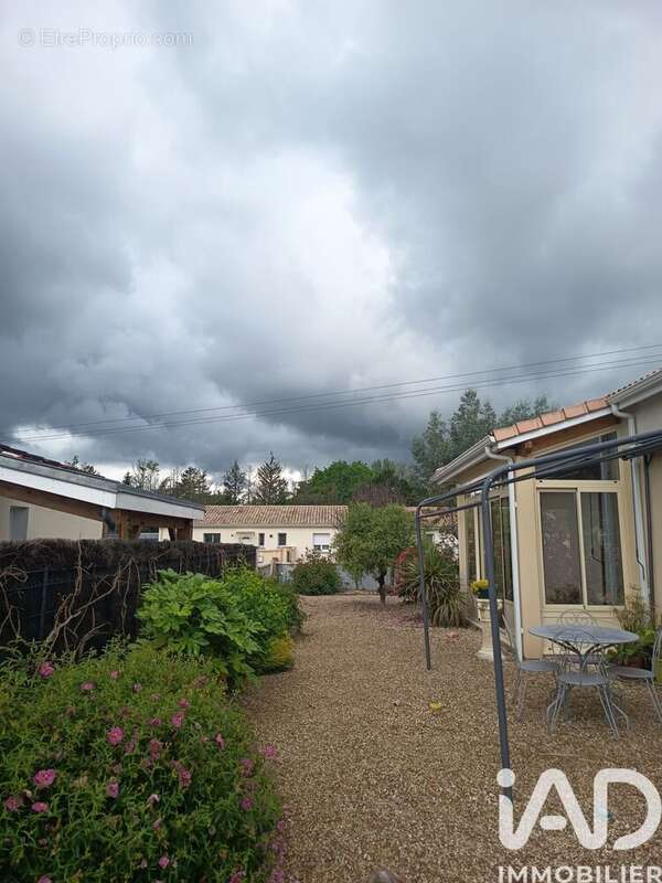 Photo 3 - Maison à SAINT-DENIS-DE-PILE