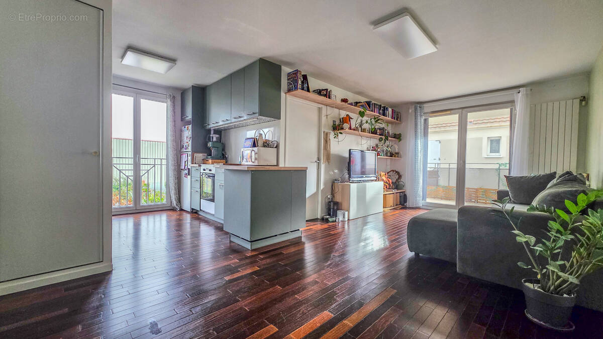 Appartement à SARTROUVILLE